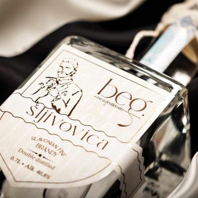 premium šljivovica white